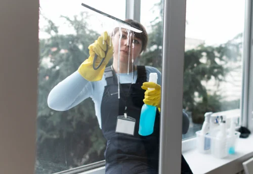 Nettoyage de vitres intérieures et extérieures à Marchaux-Chaudefontaine